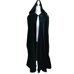 Halloween Vintage 80s hooded cloak/cape black velvet w/Satin liner Cosplay Witch